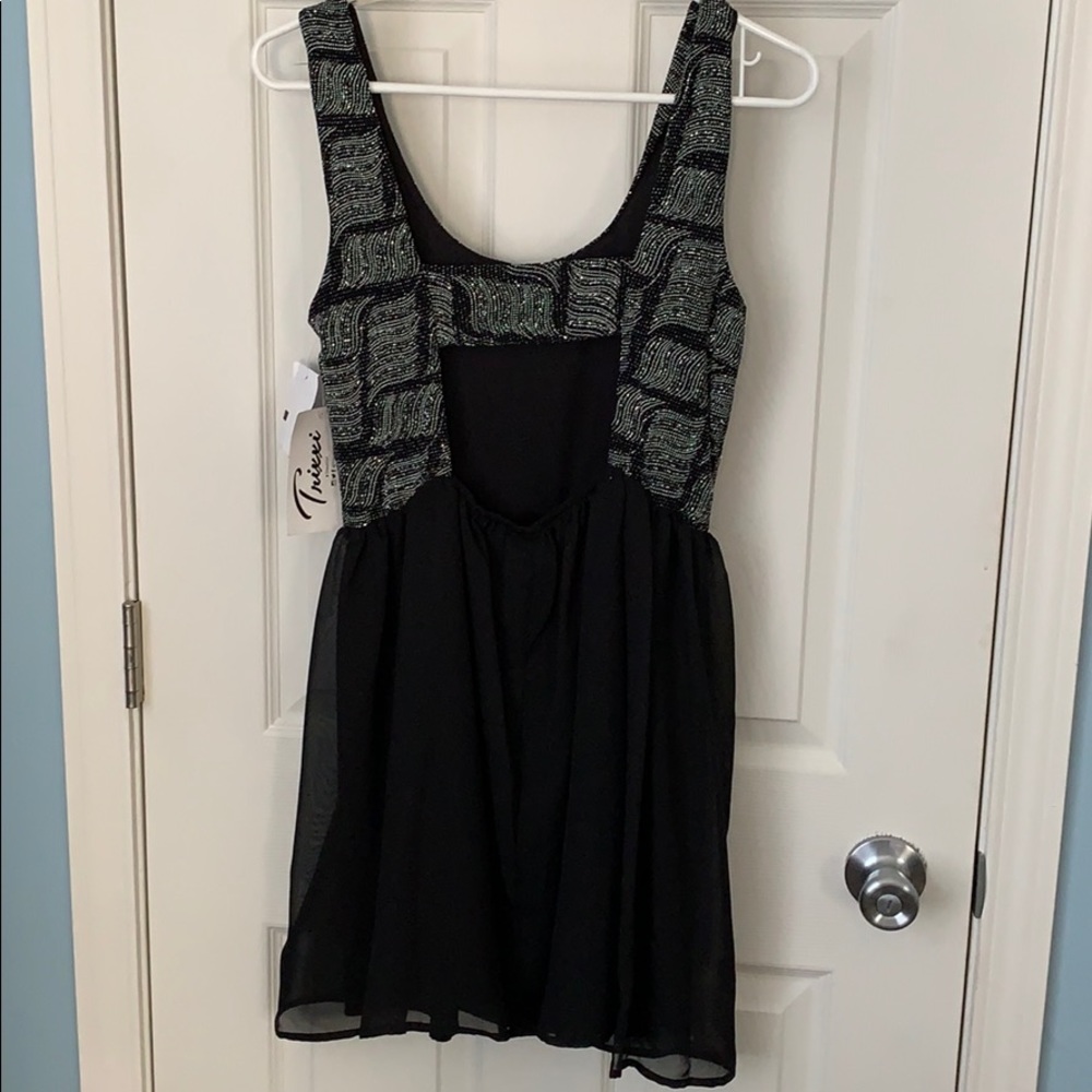 Dress - Picture 4 of 5